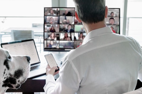 The Power of Peer Recognition on Video Team Meetings